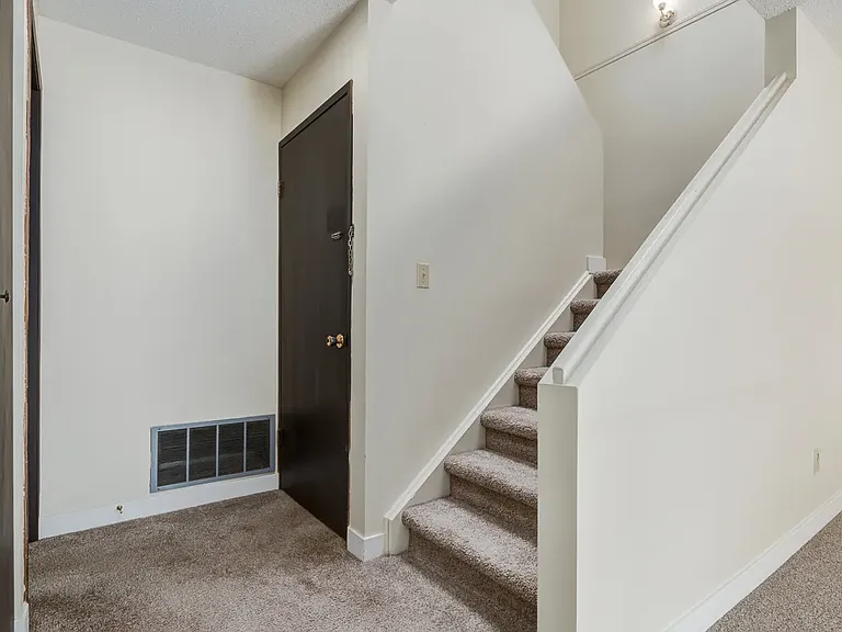 1 Huntington Hl NW — Photo 49