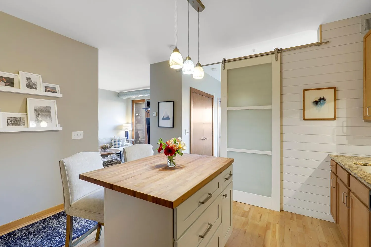 1 bed, 1.0 bath, 550 sqft, $1,395 — Photo 3