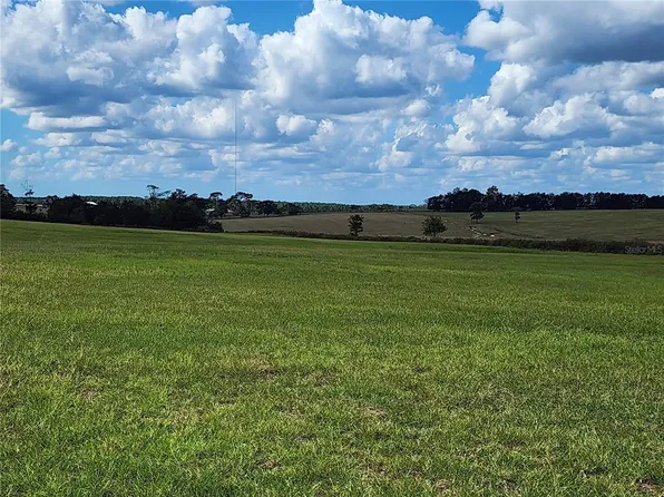 150 Southeast Ave, Morriston, FL 32668