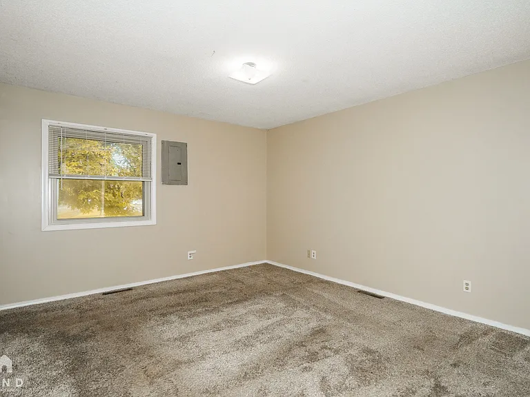 1206 W McGee St — Photo 12