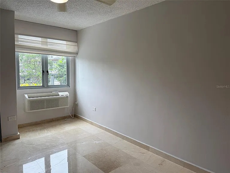 8 A — Photo 31