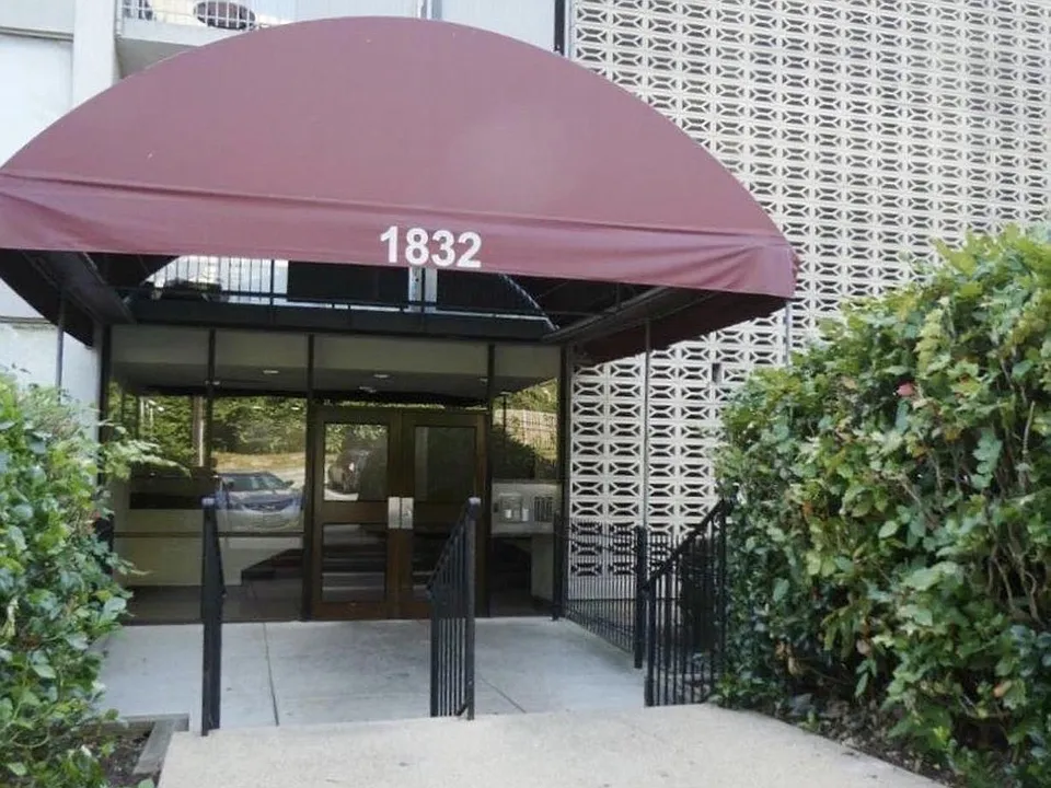 1832 Metzerott Rd #403