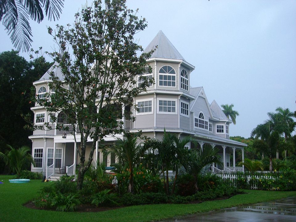 1st image of 1343 Poinciana Ave