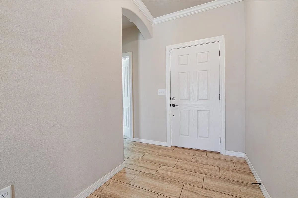 3 bed, 1560 sqft, $1,865 — Photo 2