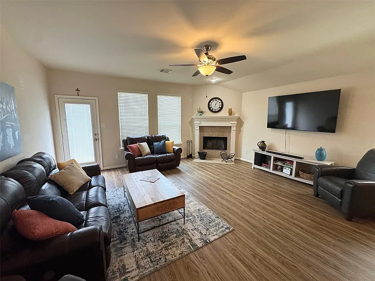 21818 Saragosa Pond Ln — Photo 5