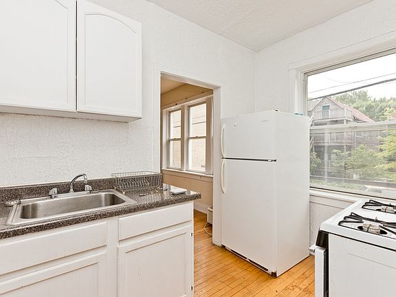 2nd image of 1914 N Drake Ave #1916-2E