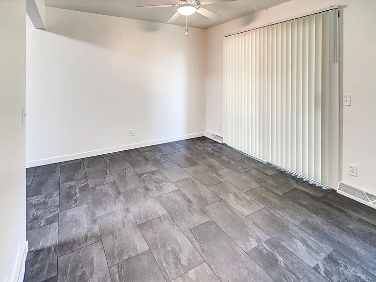 1802 Lake Point Dr #4 — Photo 5