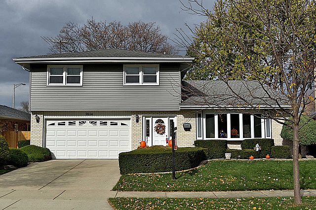 1st image of 2624 N Dryden Pl