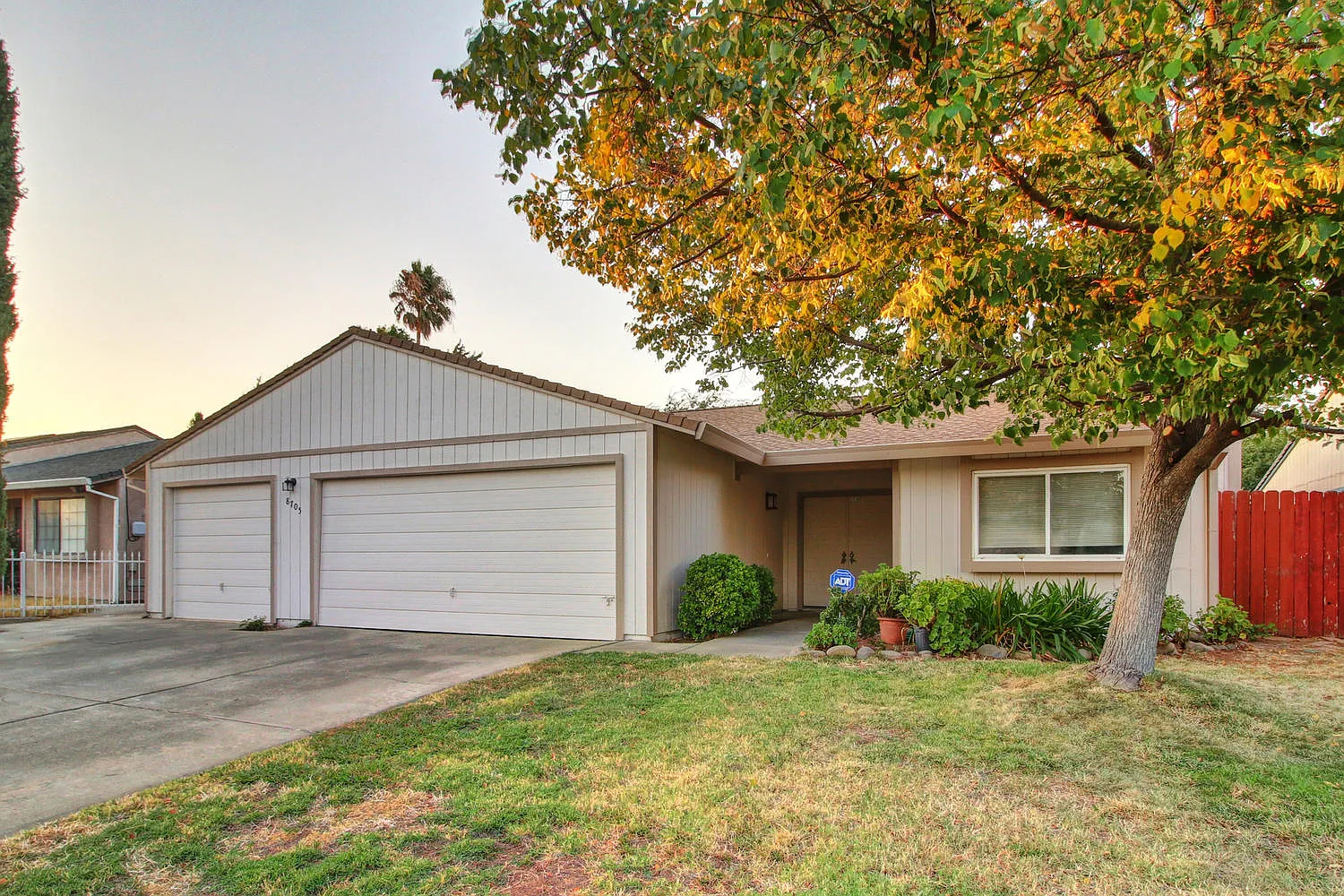 8705 Crystal River Way photo 1