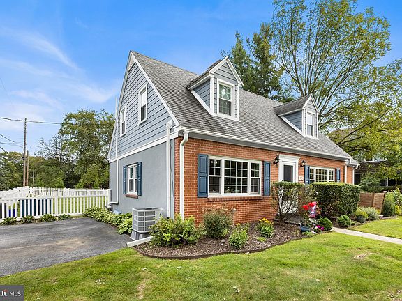 2nd image of 115 Maple Ln