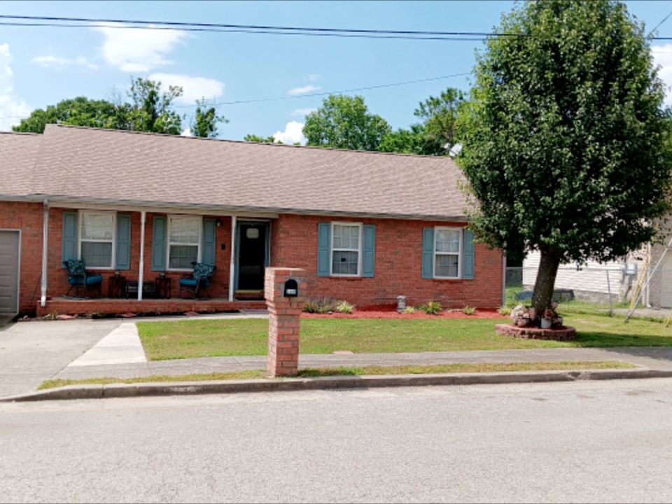 1st image of 3849 Northbrook Dr N