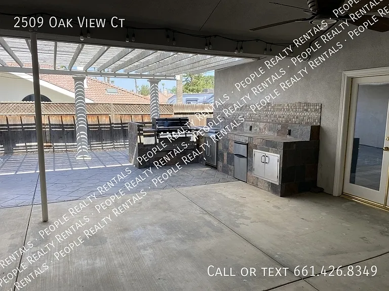 2509 Oak View Ct — Photo 35