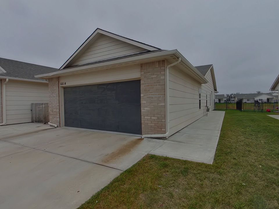 1st image of 6814 W White Pine St