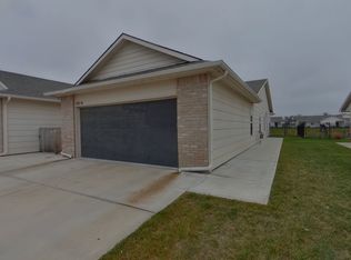 6814 W White Pine St, Wichita, KS 67205
