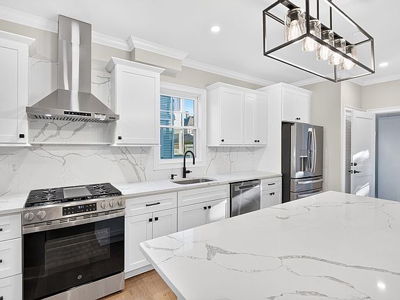 3rd image of 152 Washington St #1