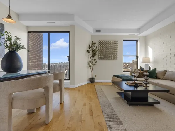 1856 Beacon St #Phd, Brookline, MA 02445