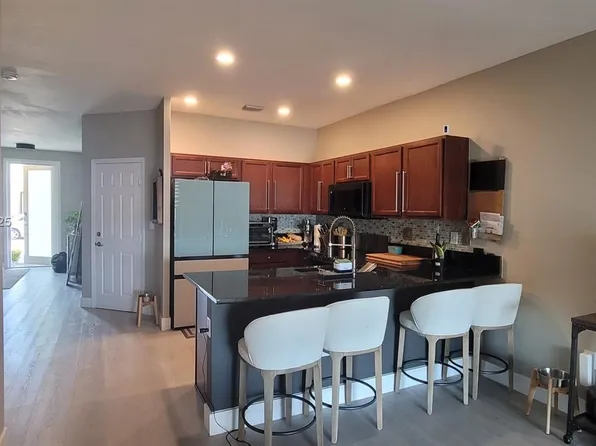 3445 W 92nd Pl, Hialeah, FL 33018