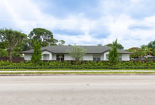 3260 Hi St Photo 1