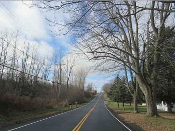 Exterior Neighborhood (street photo)
