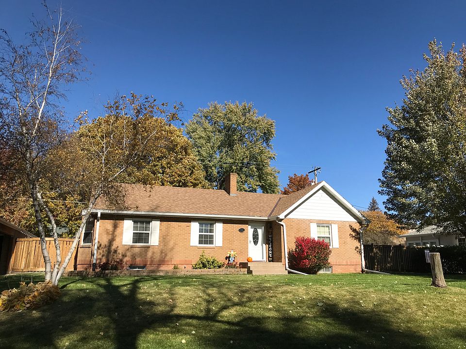 1st image of 421 Lakeside Dr