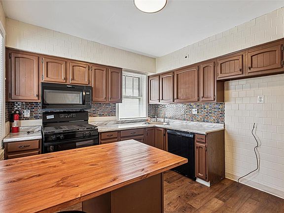 5th image of 4727 Bessie Ct