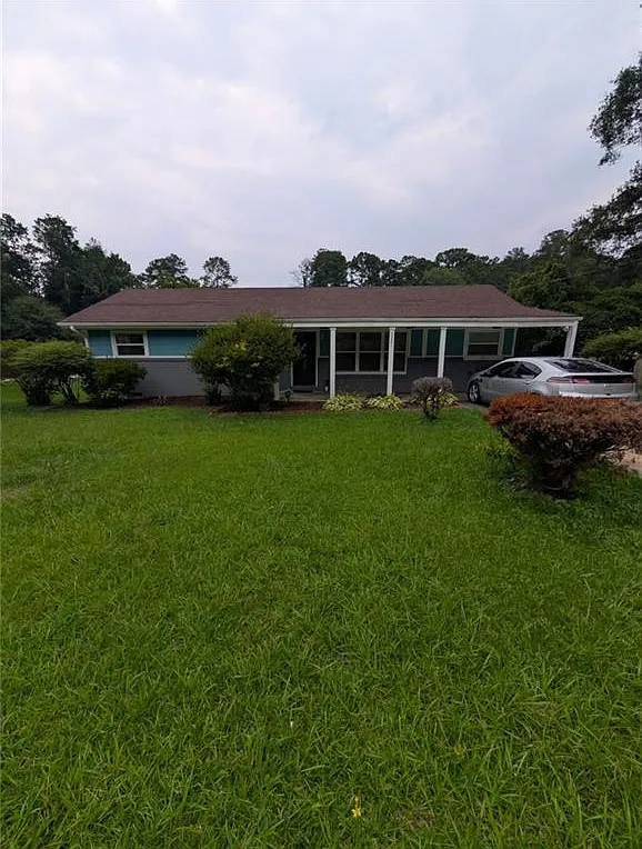 4 bed, 2.0 bath, 2636 sqft, $1,999 — Photo 1