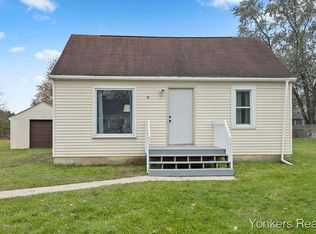 62 Peony St SW, Grand Rapids, MI 49548