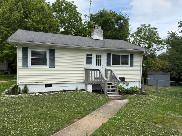 103 E Passmore Ln, Oak Ridge, TN 37830