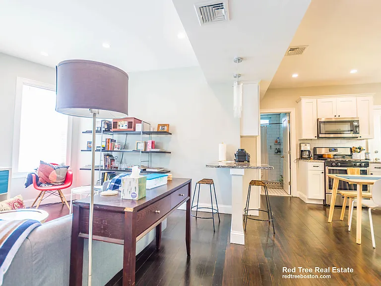 31 Pleasant St #2 — Photo 7