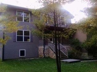 1423 Amys Pl, West Bend, WI 53090