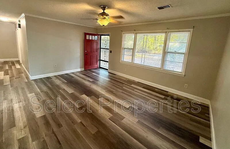 3 bed, 2.0 bath, 1317 sqft, $1,450 — Photo 3