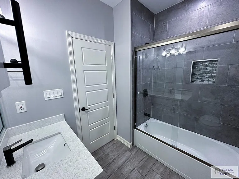 9649 Lake Concordia Ct — Photo 8