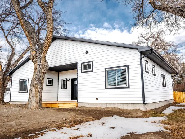 115 4th Ave SW, Choteau, MT 59422