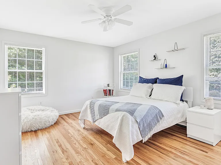 27 Edwards Ave — Photo 16