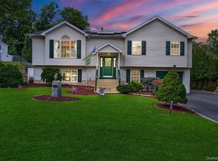 12 Cedar Ln, Thiells, NY 10984