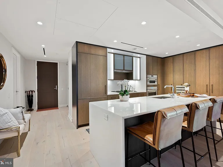 601 Wharf St SW #806 — Photo 5