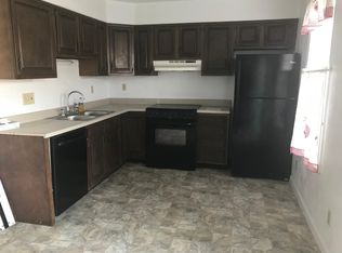 576 Seville Ct, Hurricane, WV 25526