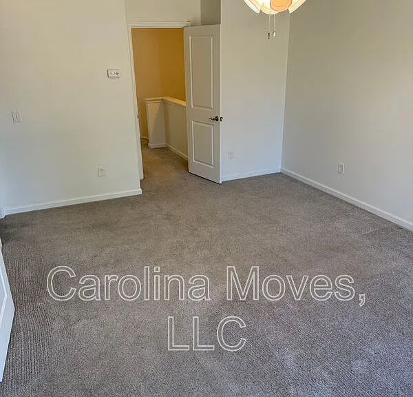 405 Christiane Way — Photo 8