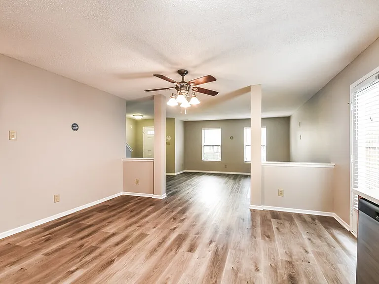 14390 Black Farm Dr — Photo 8