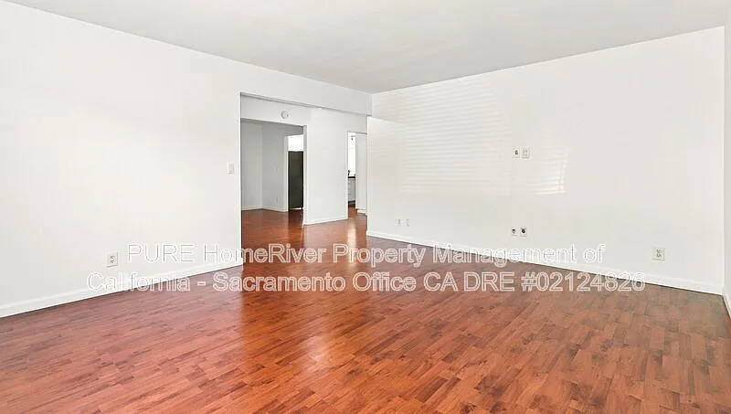 4 bed, 2.0 bath, 1830 sqft, $3,095 — Photo 4