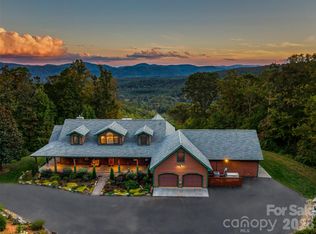 91 Great Oak Ln, Fairview, NC 28730