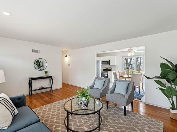 3rd image of 289 Elmdale Dr