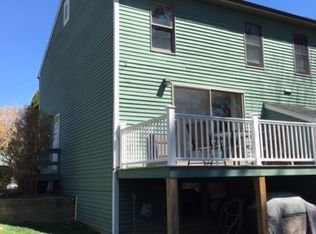 606 Piscassic St, Newmarket, NH 03857
