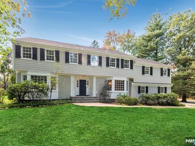 1 Stratford Ct, Demarest, NJ, 07627