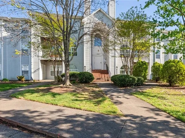 321 Quietwood Dr, Winston Salem, NC 27103