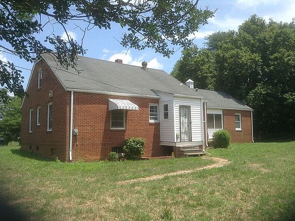 2nd image of 946 Railroad St