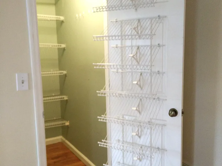 Walk -in closet 1