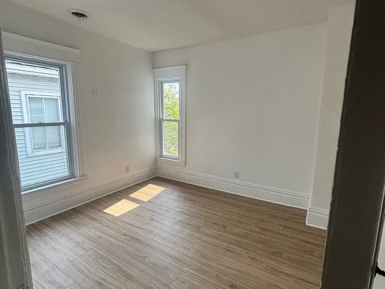 736 N 2nd St — Photo 12