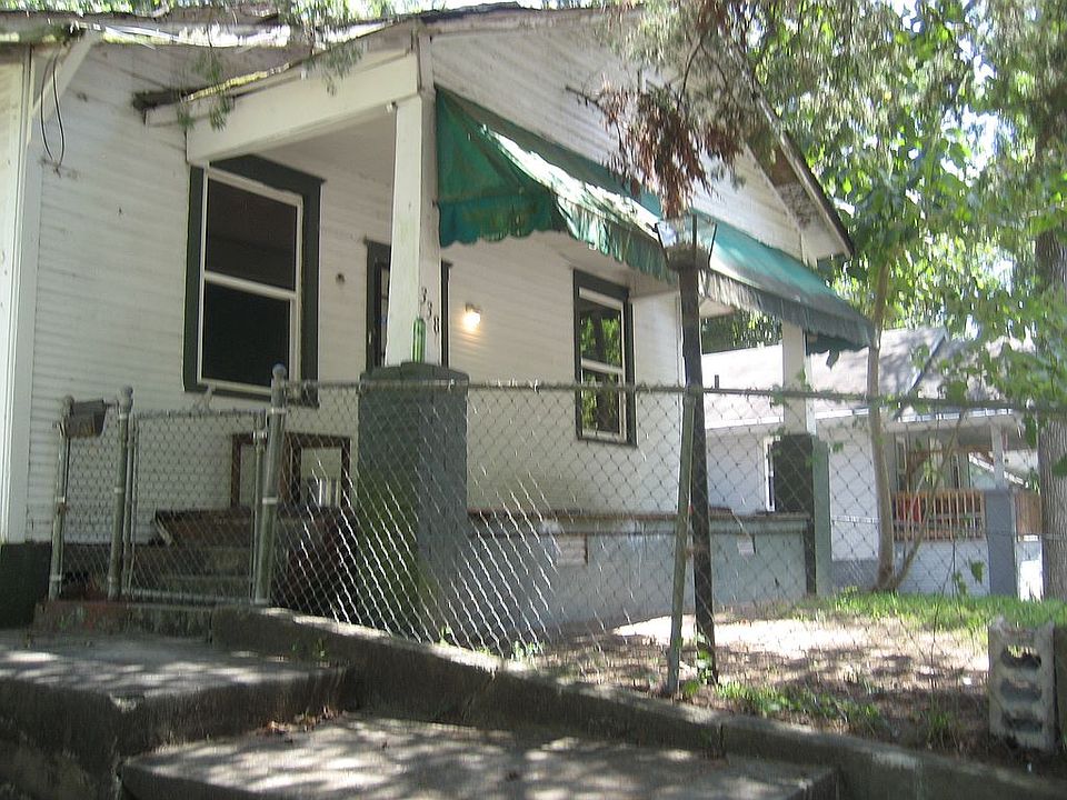 2nd image of 338 Holly St