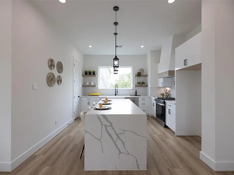 4010 Yellowstone Blvd — Photo 8
